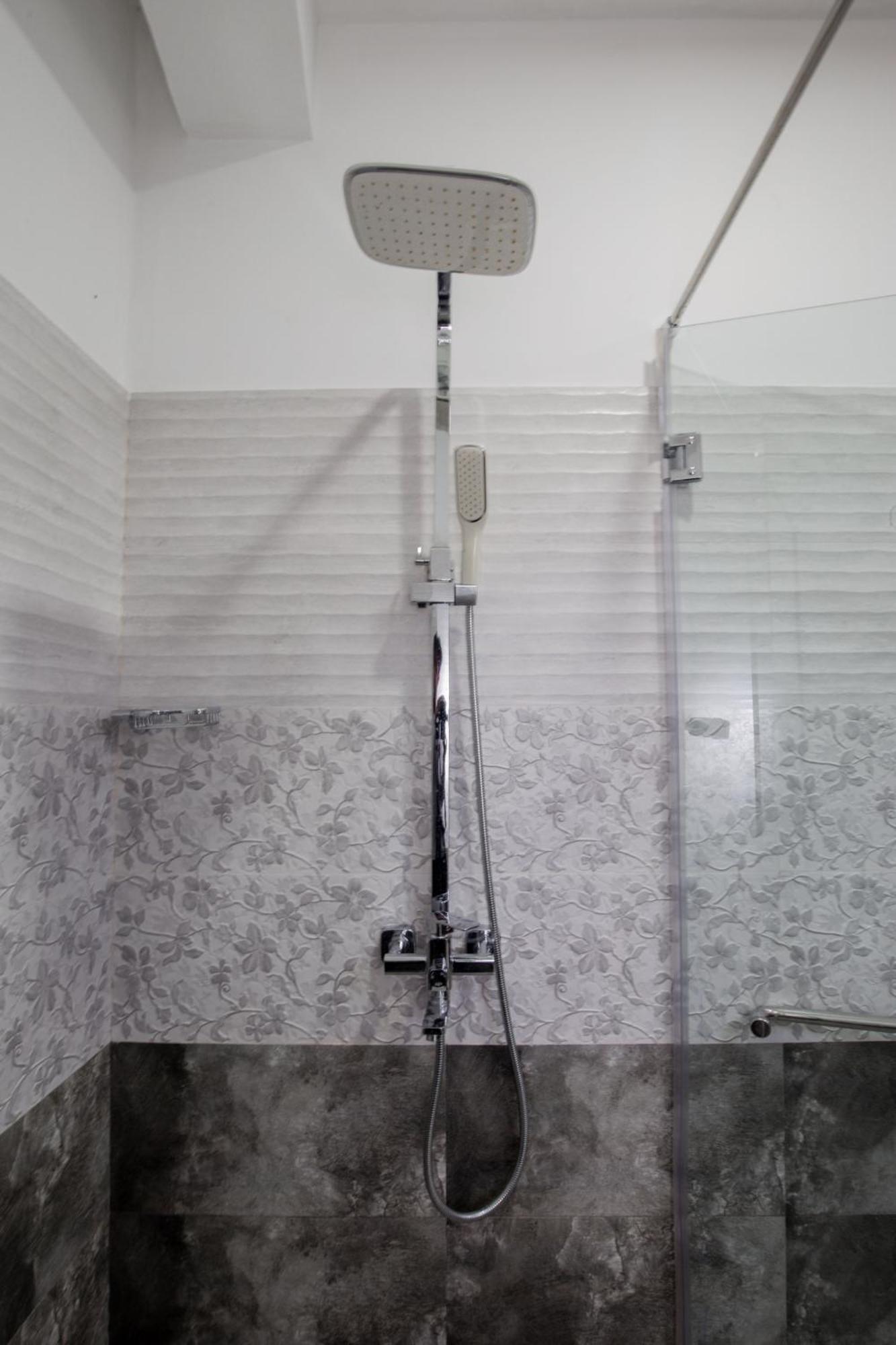 Manthra Leisure Hotel Kandy Bagian luar foto