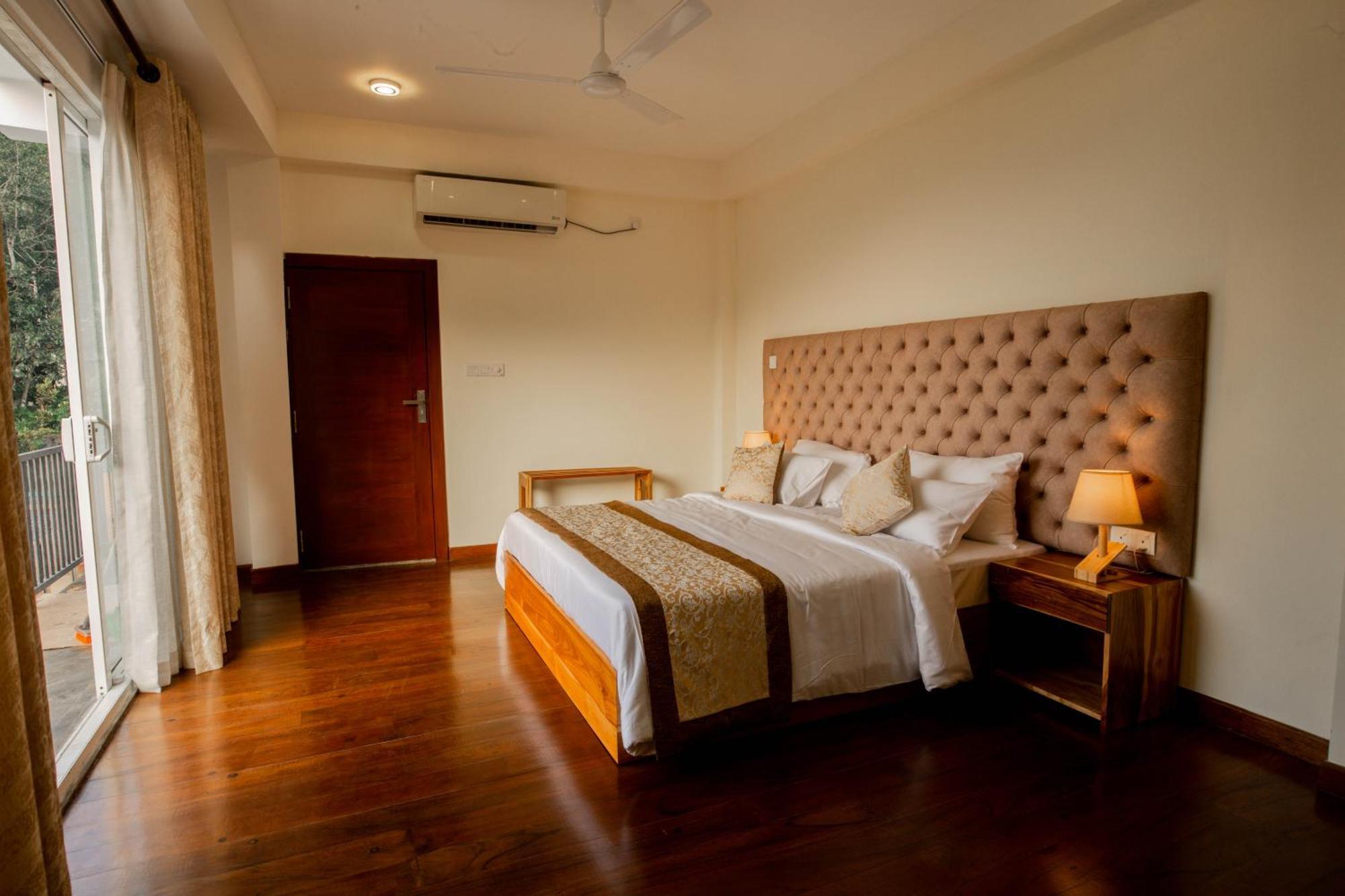 Manthra Leisure Hotel Kandy Bagian luar foto