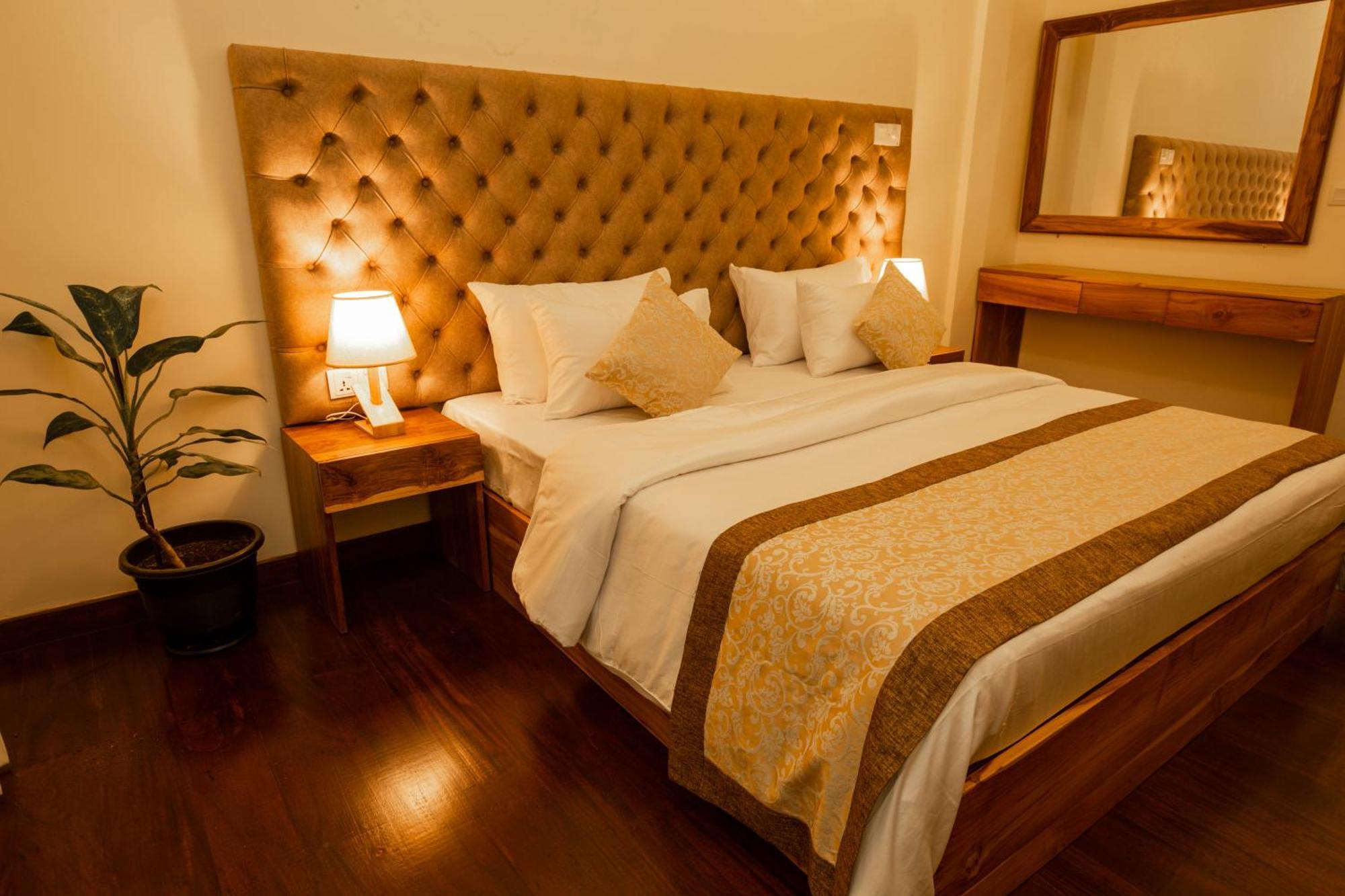 Manthra Leisure Hotel Kandy Bagian luar foto