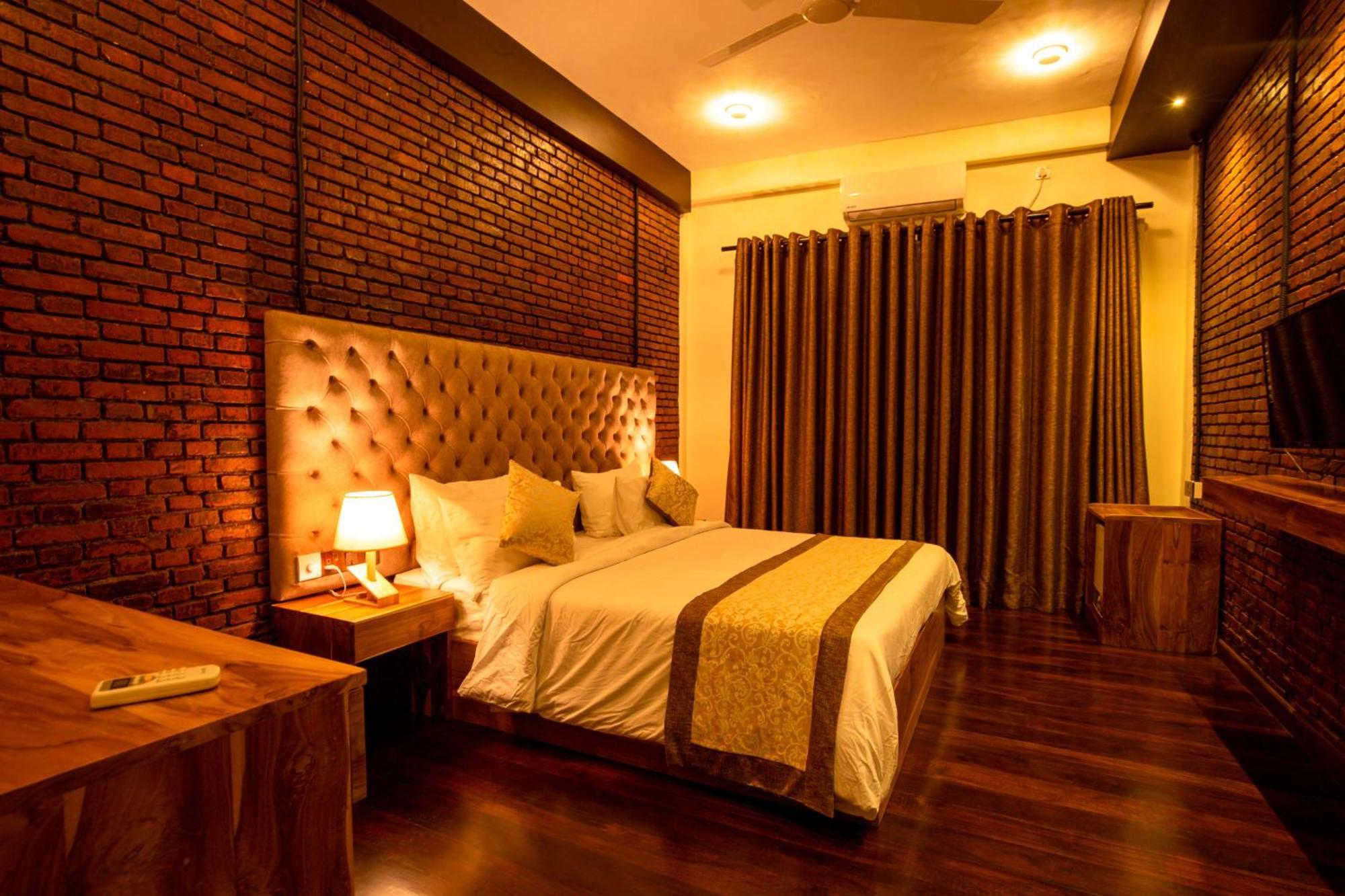 Manthra Leisure Hotel Kandy Bagian luar foto