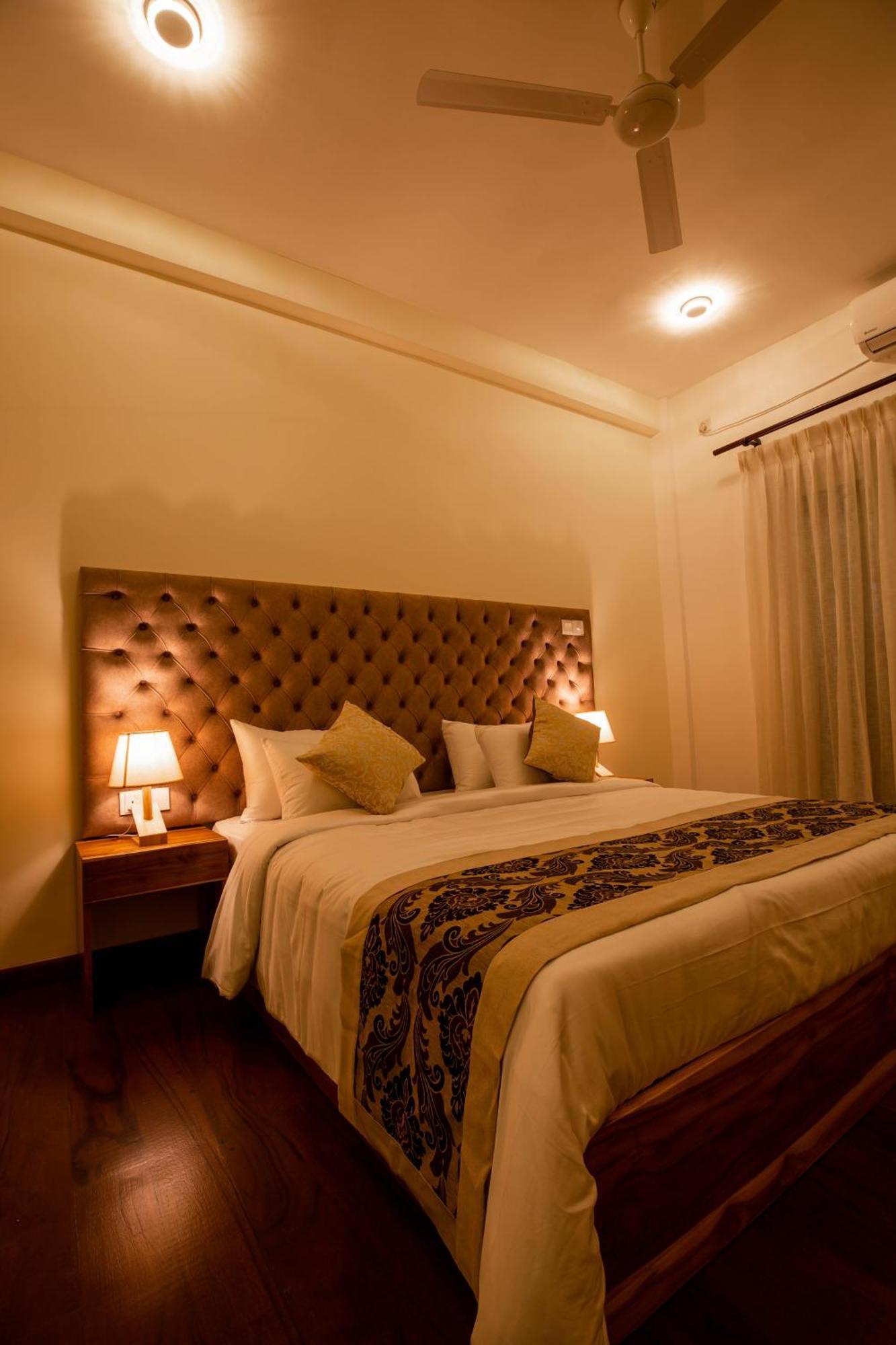 Manthra Leisure Hotel Kandy Bagian luar foto