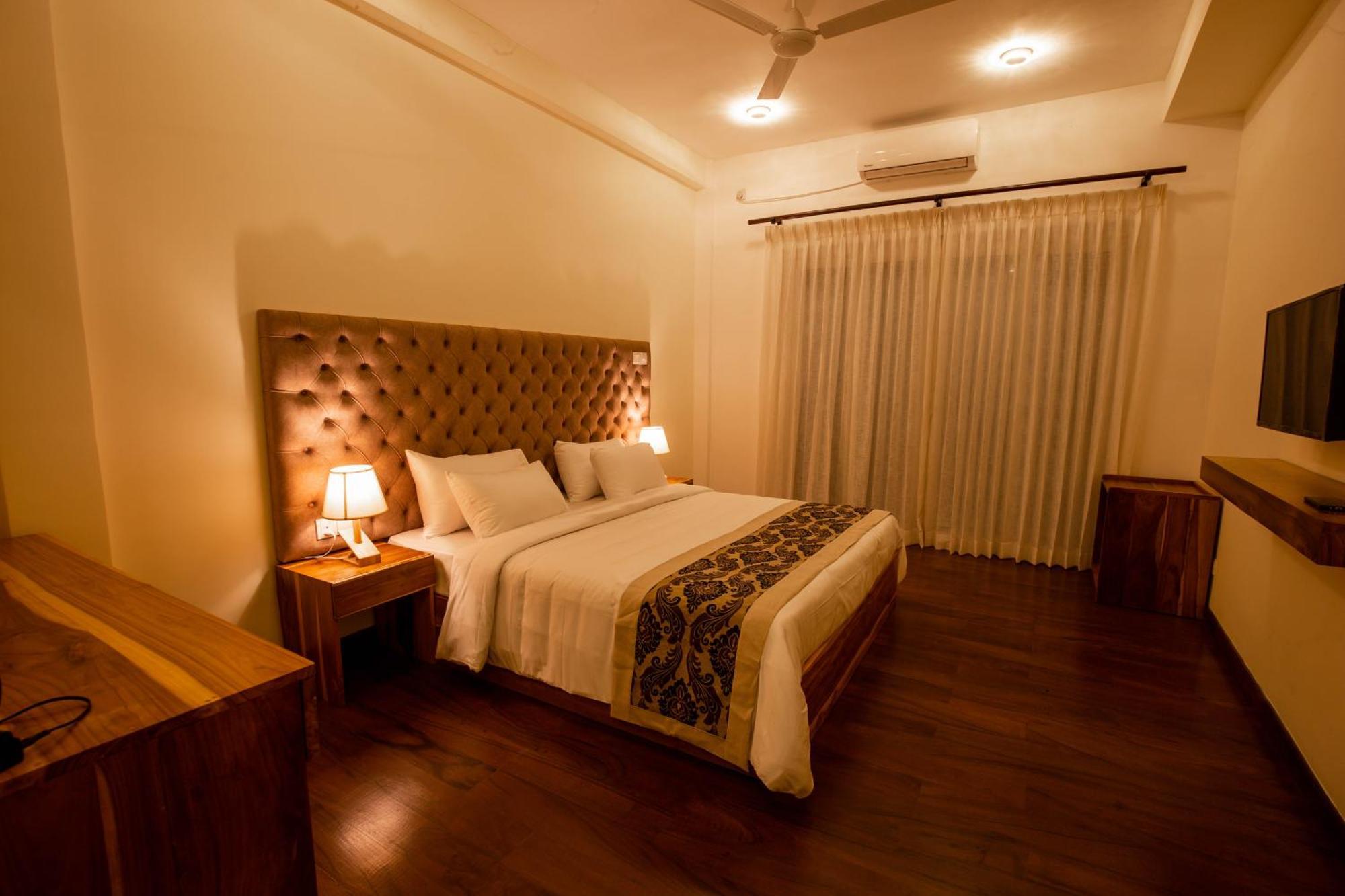 Manthra Leisure Hotel Kandy Bagian luar foto