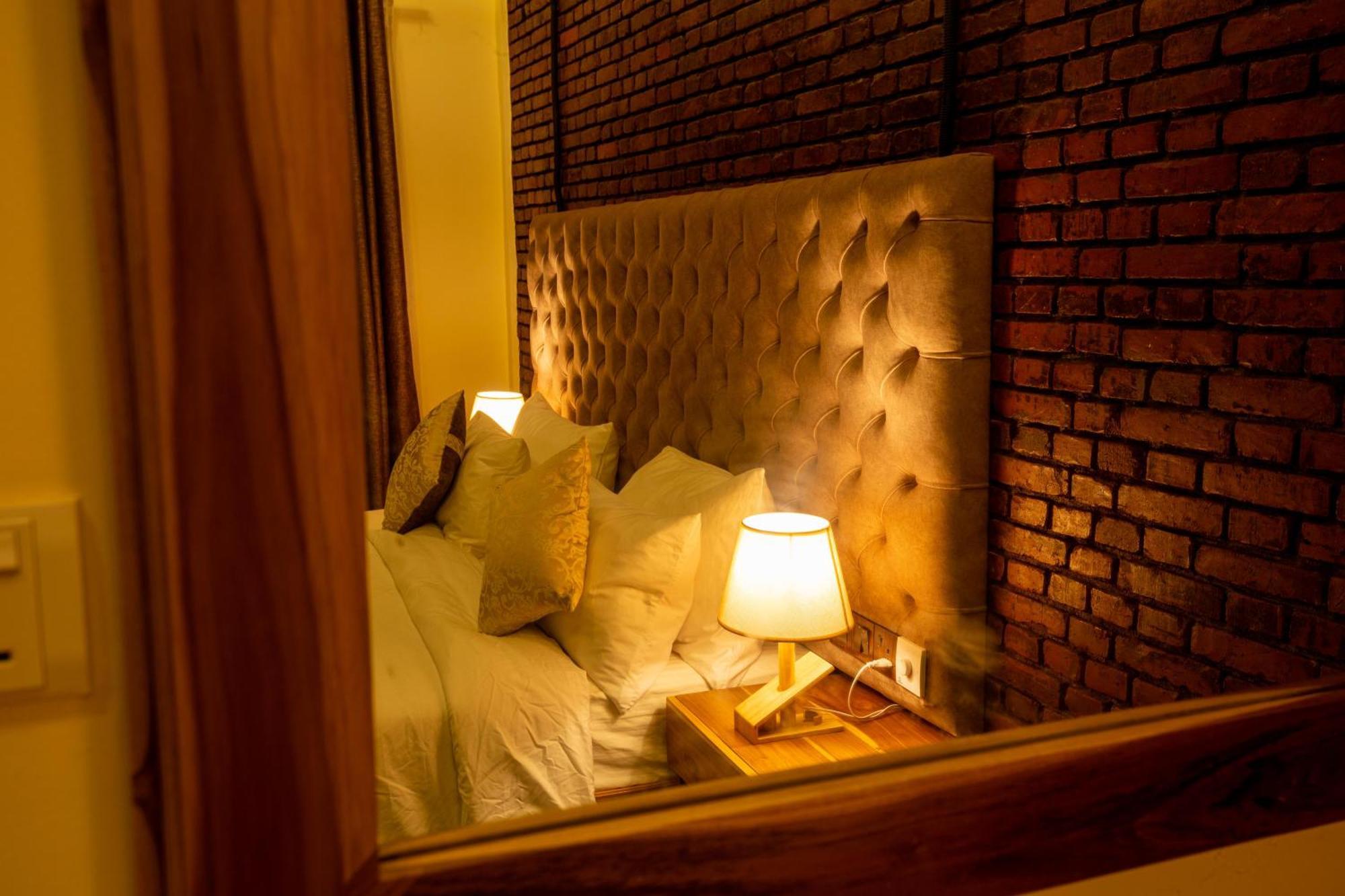 Manthra Leisure Hotel Kandy Bagian luar foto